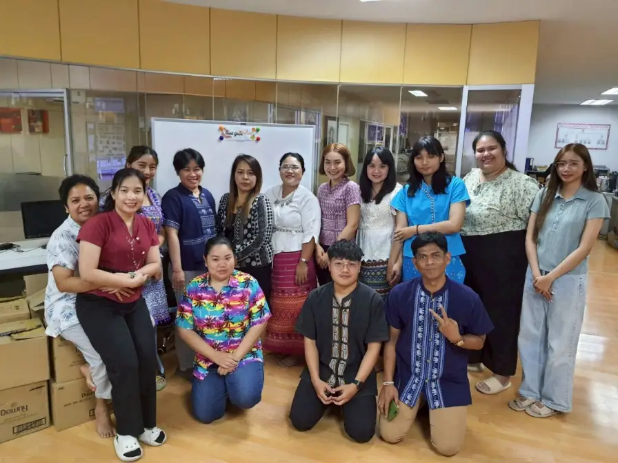 รดน้ำดำหัว ขอพรเนื่องในวันสงกรานต์ประจำปี 2568 